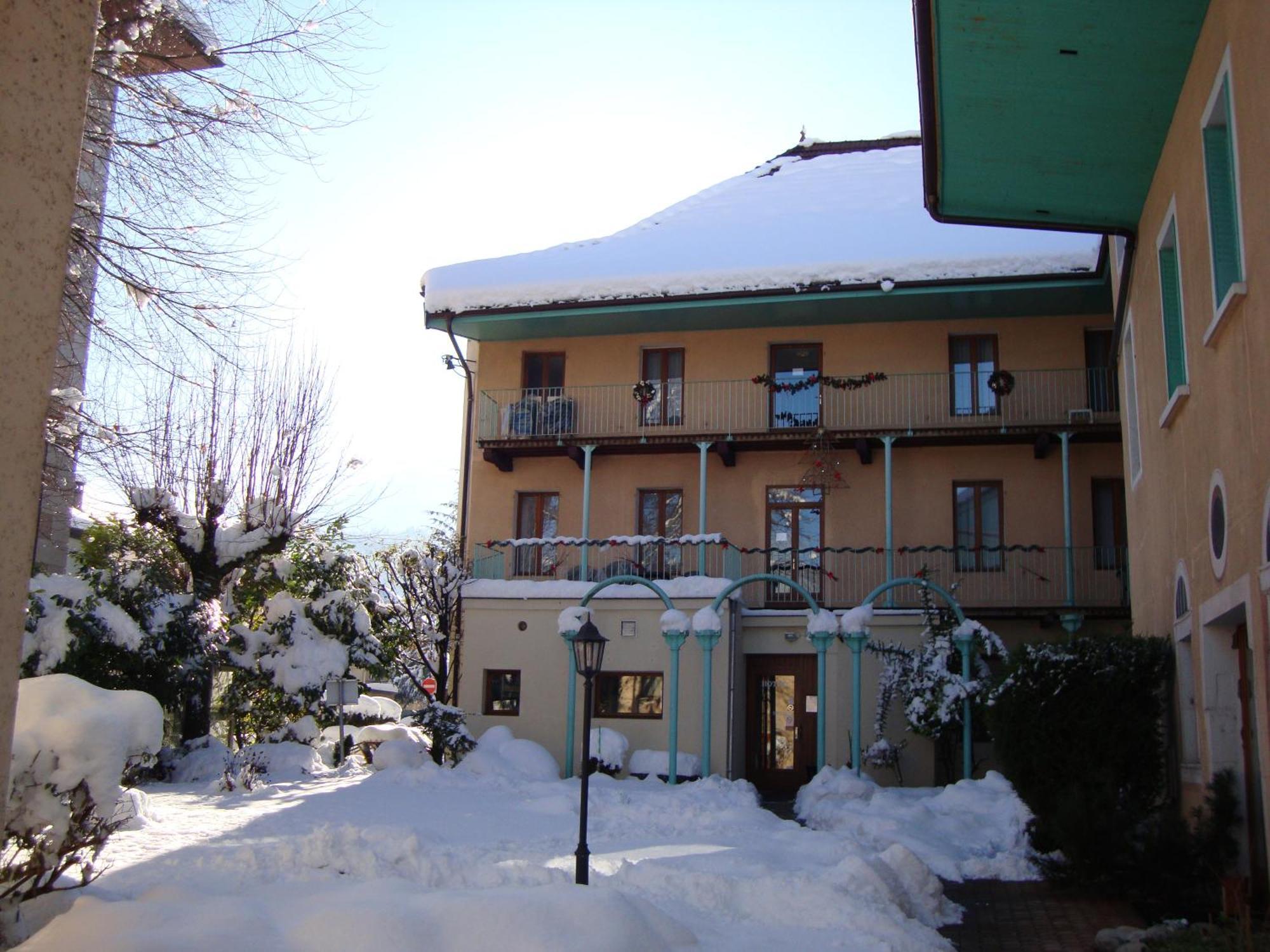 Hotel De Geneve Et Restaurant , Faverges-Seythenex Εξωτερικό φωτογραφία