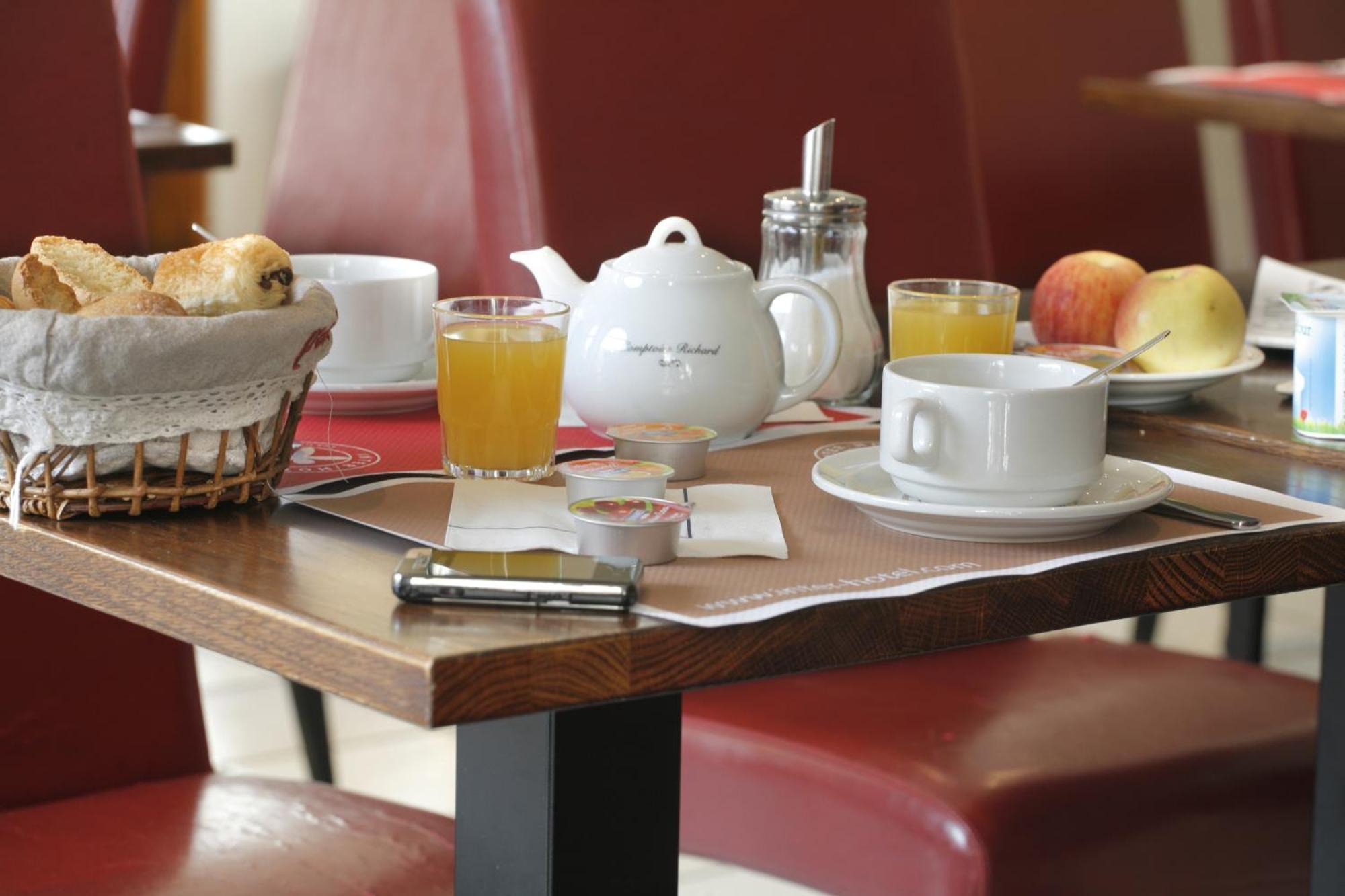 Hotel De Geneve Et Restaurant , Faverges-Seythenex Εξωτερικό φωτογραφία